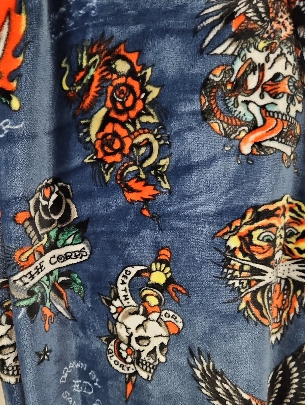 Ed Hardy NWT Plush Oversized Throw